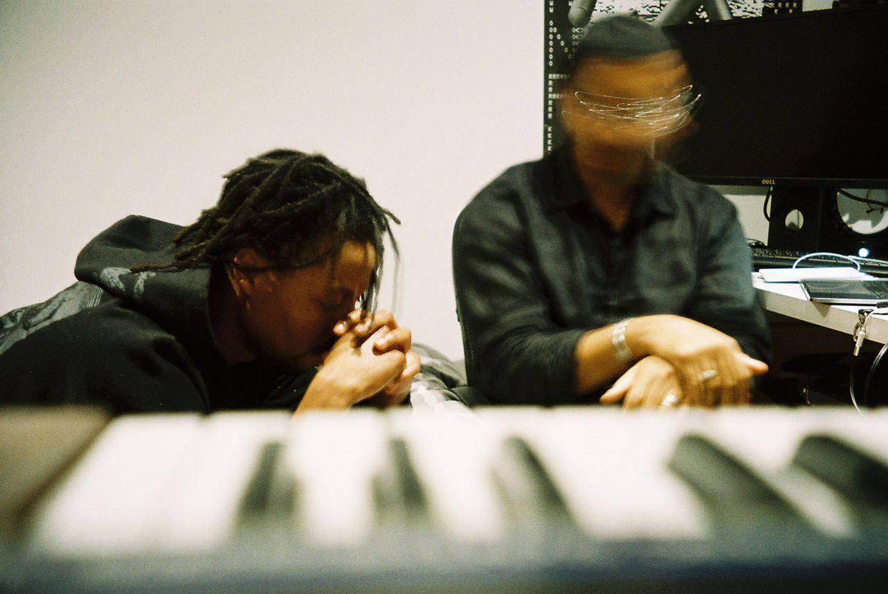 Absurd Lustre | Space Afrika