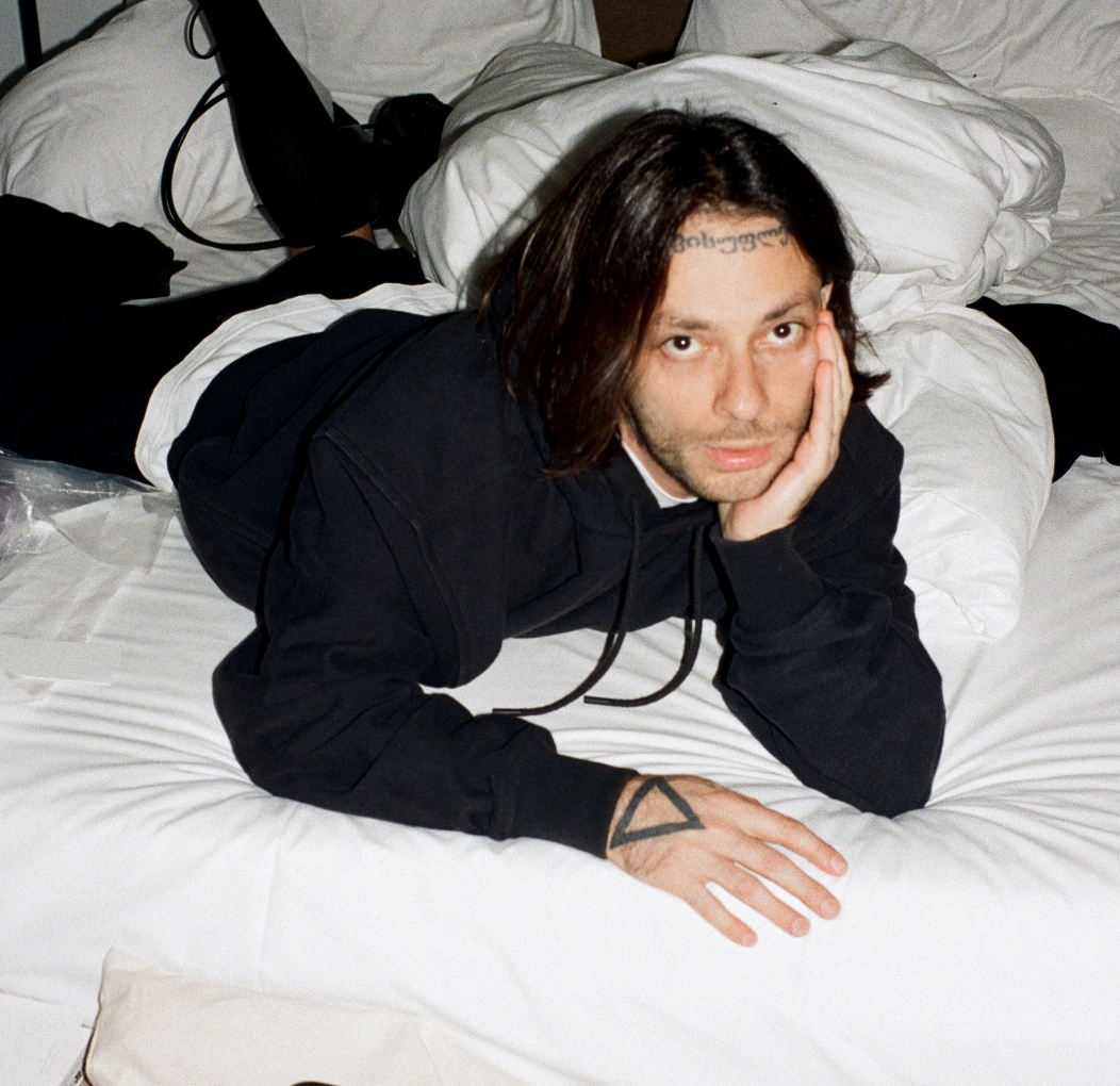 Love On The Rocks | Bekuchi