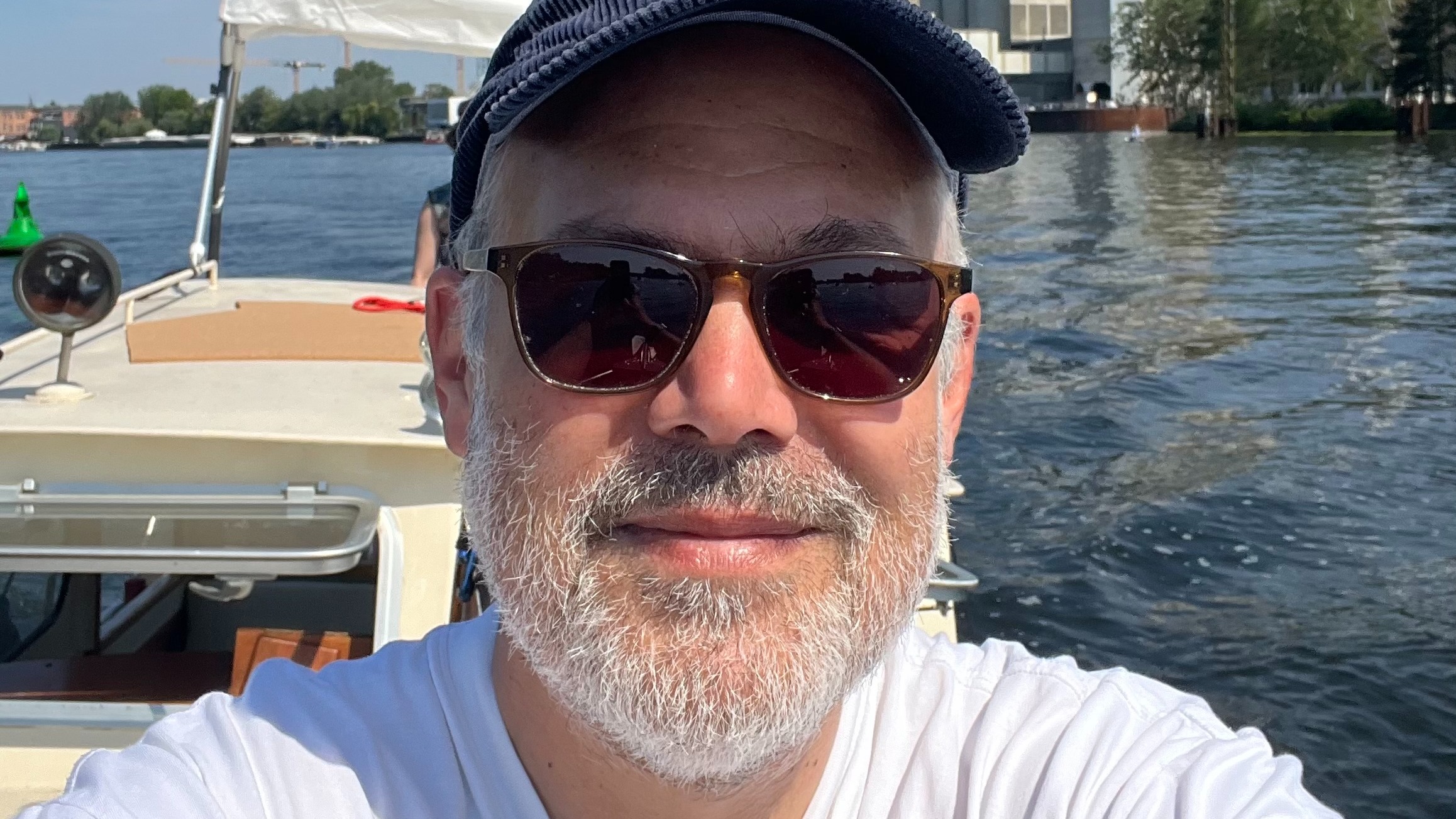 The Little Finger Show | Nick Höppner