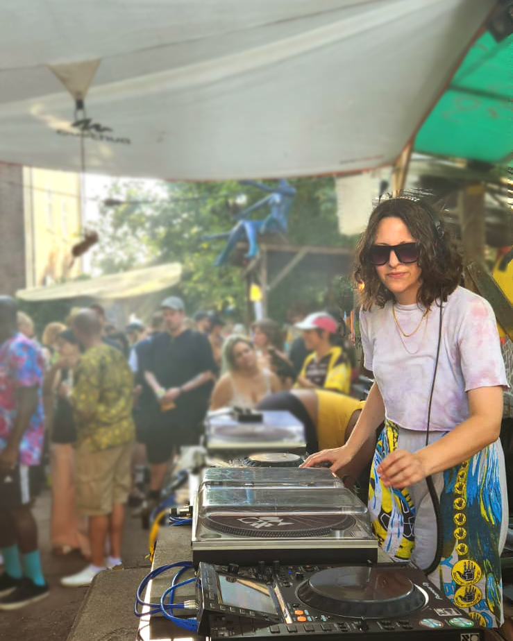 Low End Therapy – Summer Edition | Monibi