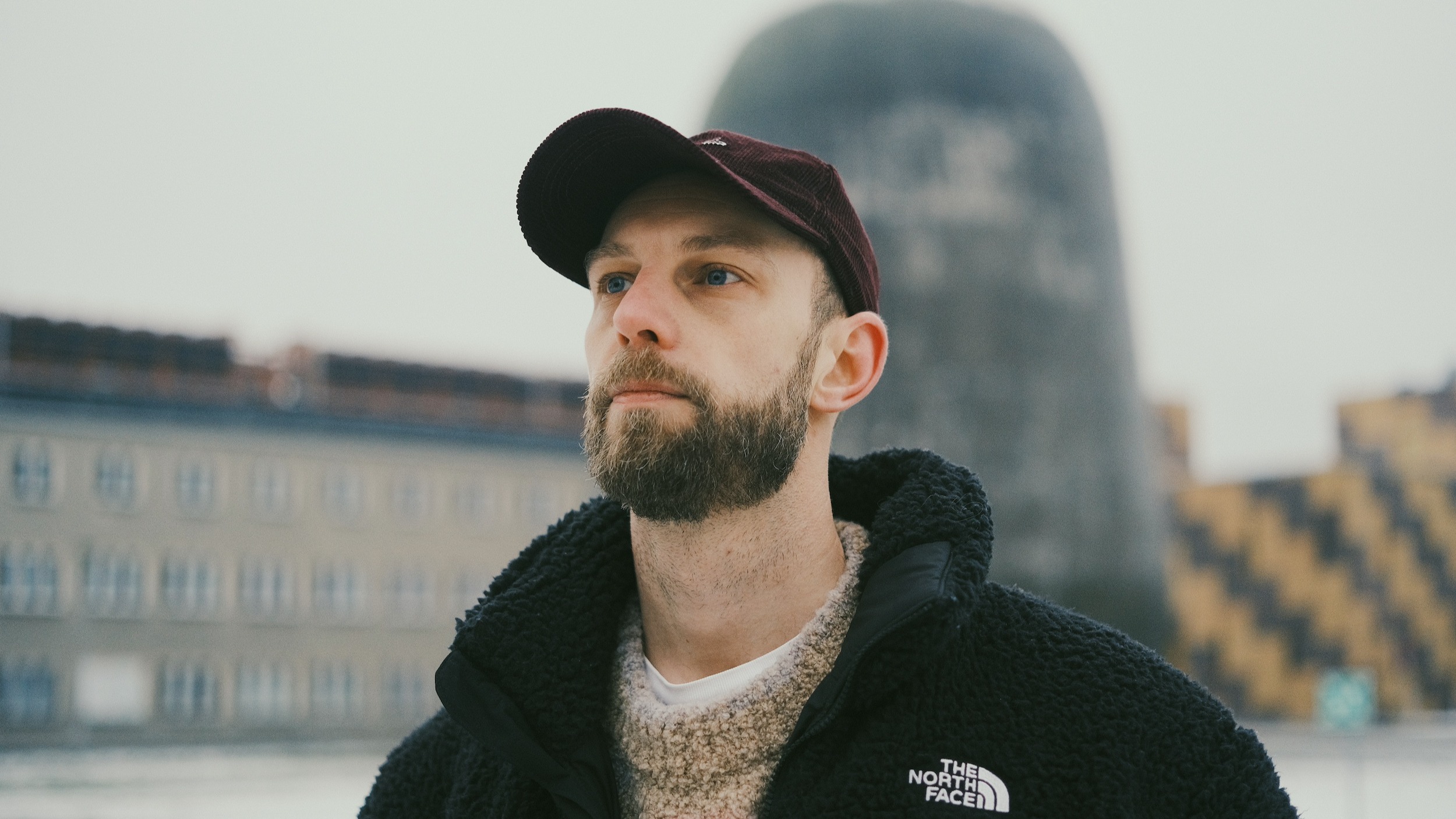 Love On The Rocks | Running Hot