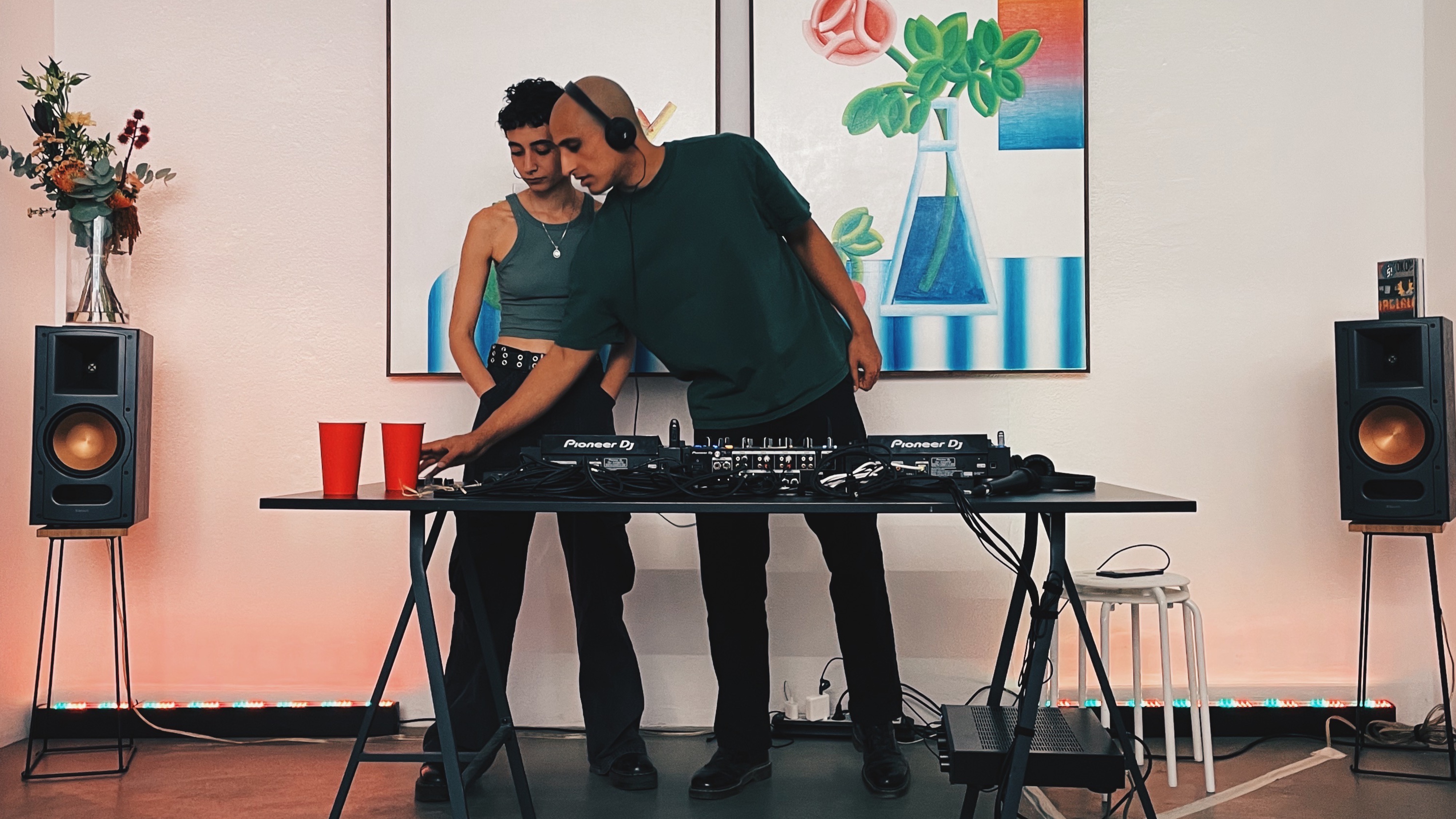 Einhundert Gallery Hangout | Aalia & Azemad