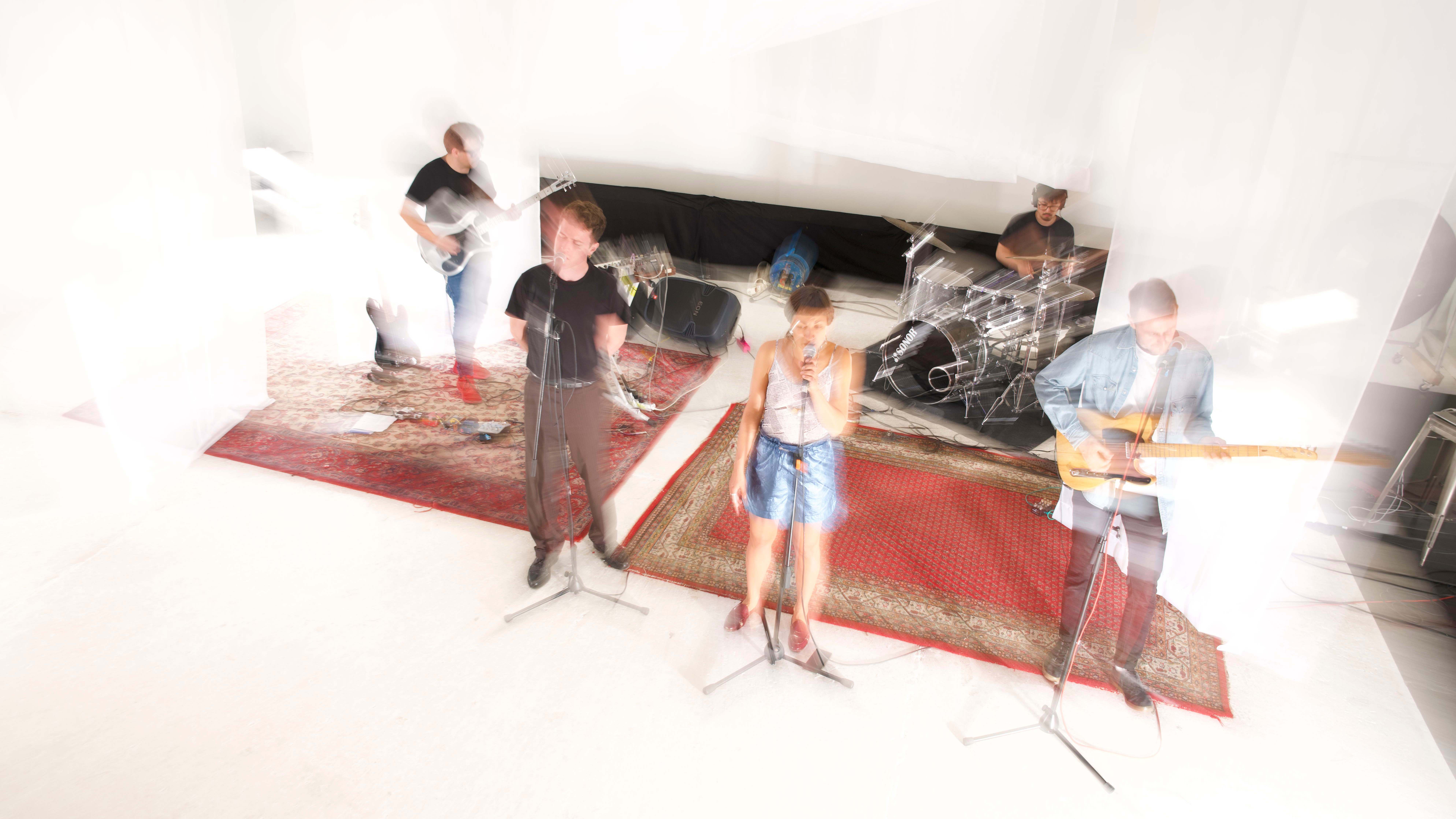 Wild Swan | Marco Van Basten & Itta Nakamura