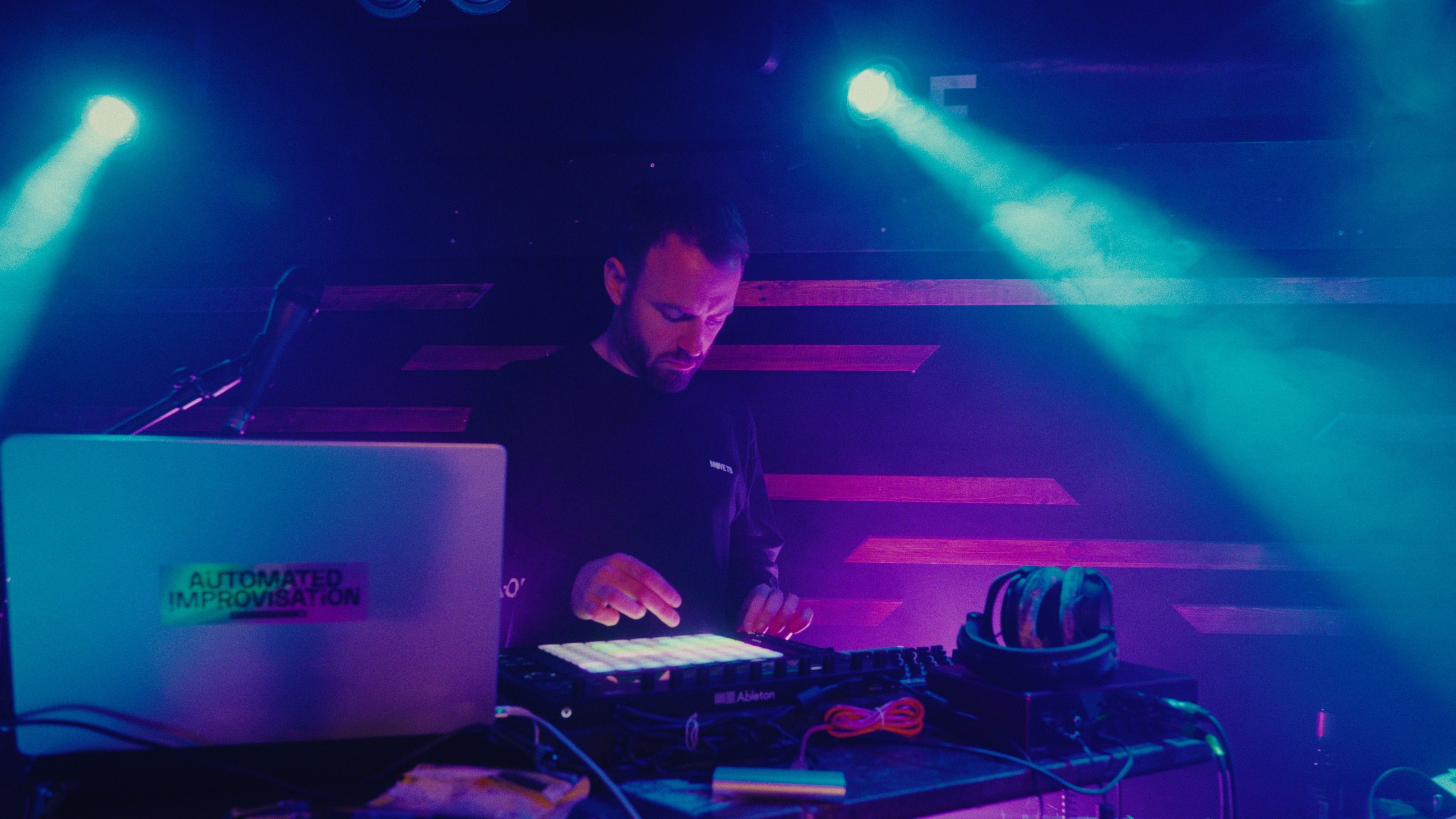 Tools For Change: Hip-hop Production | Aver