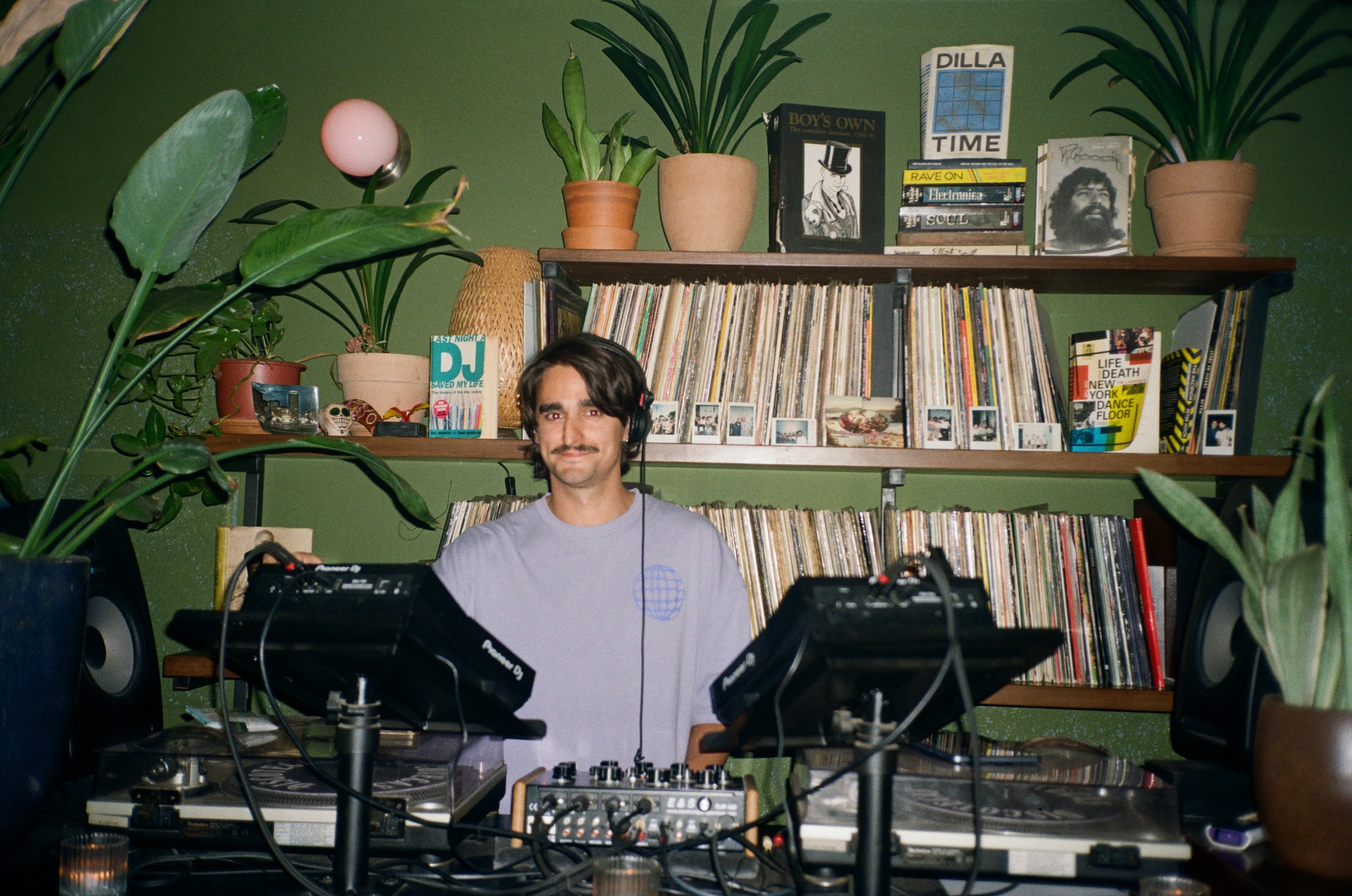 Francachela | DJ Aficionado