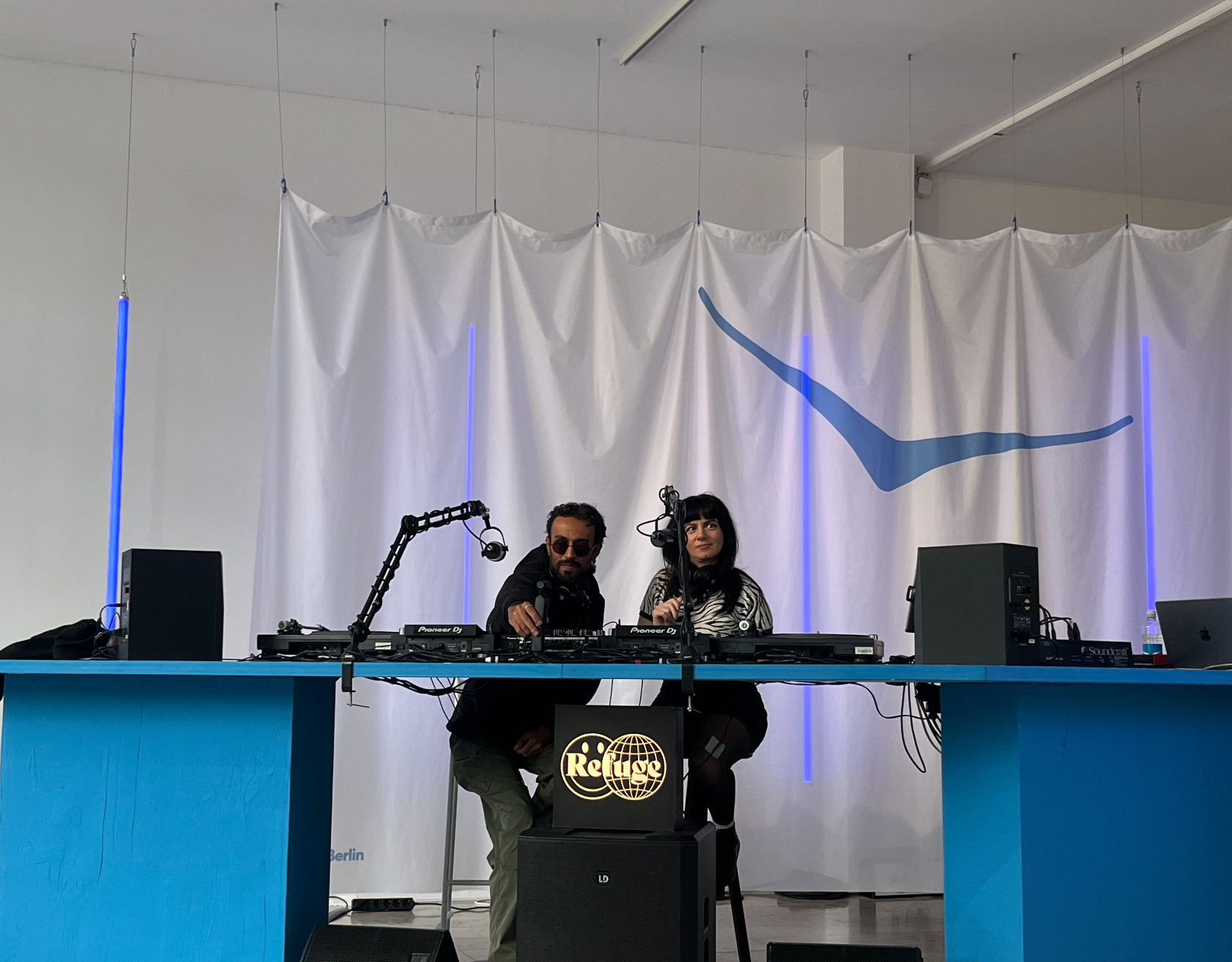Rockin' Weird | Crizia & Nayoo