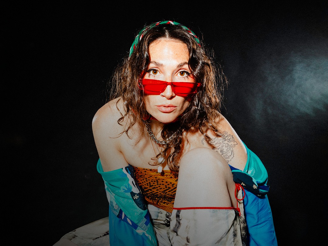 from the "Good Life" tour bus | Salomea