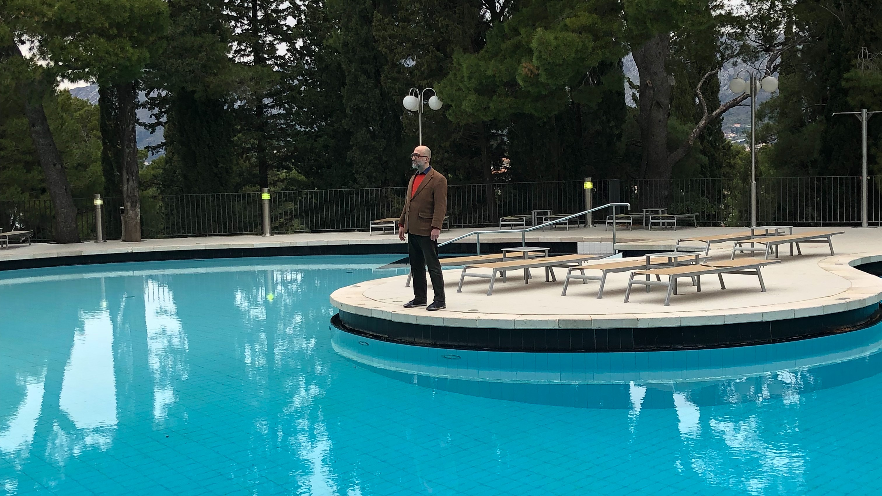 The Busted Bongo | D. Strauss