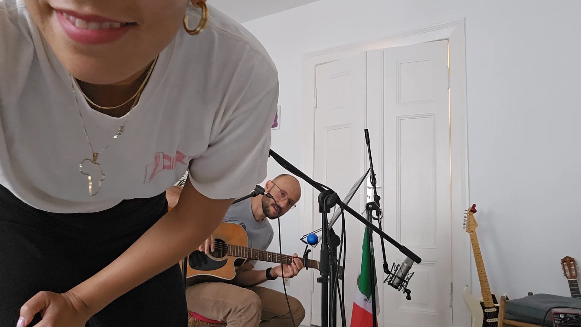 Curls Radio | Nditscheni & Perro Actor