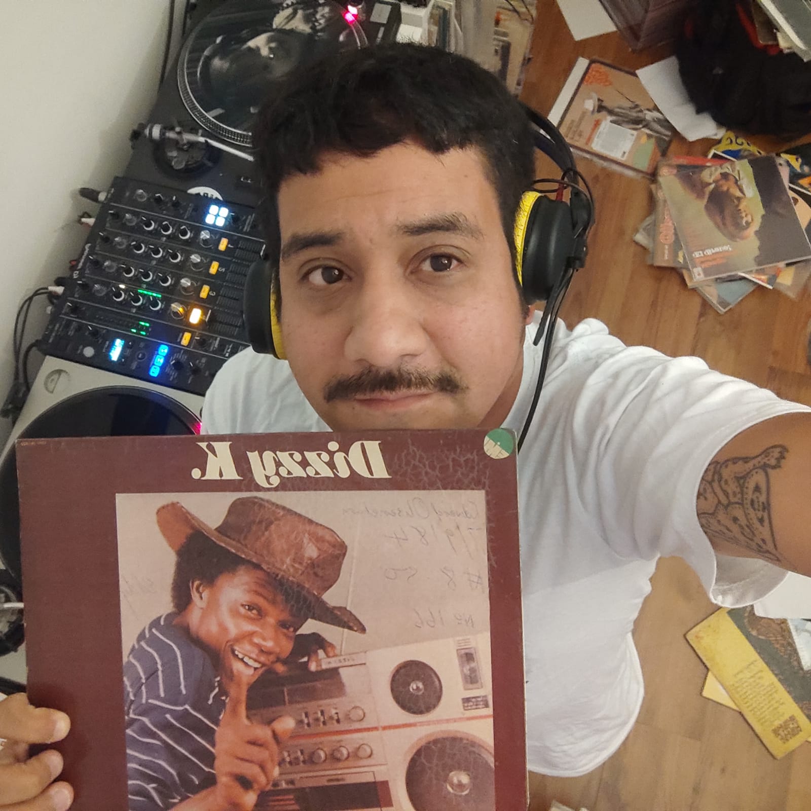 Italo Sandos: Discos Domingueros! | Radio Vampiro