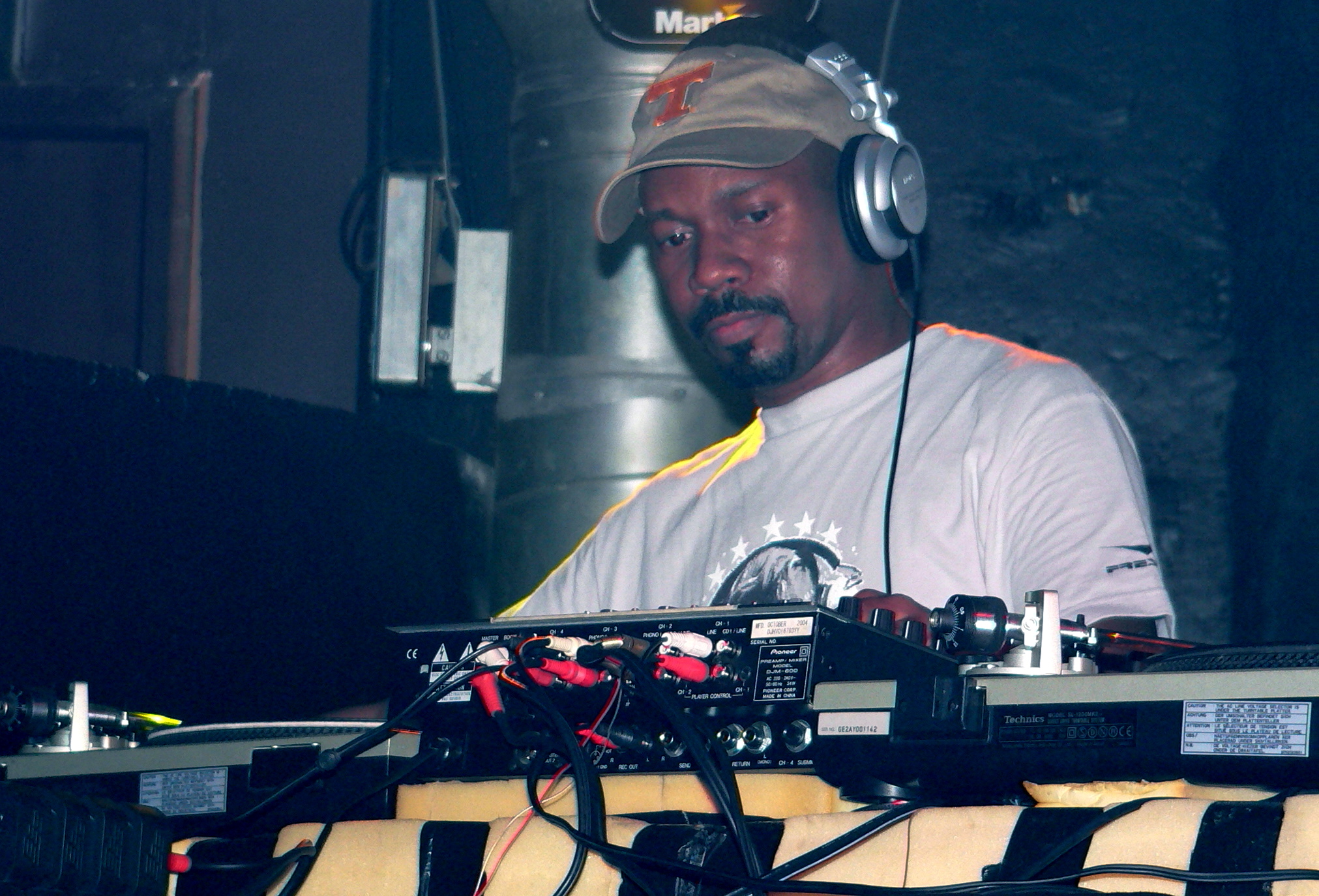 Listen to an exclusive Larry Heard aka Mr. Fingers set from J.A.W Family in Paris, 2005
