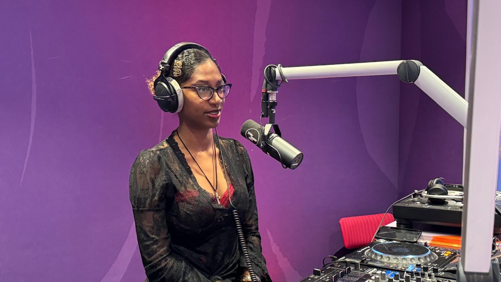 Le Guess Who? | COSMOS & Chinnamasta (aka Raziyah Heath)