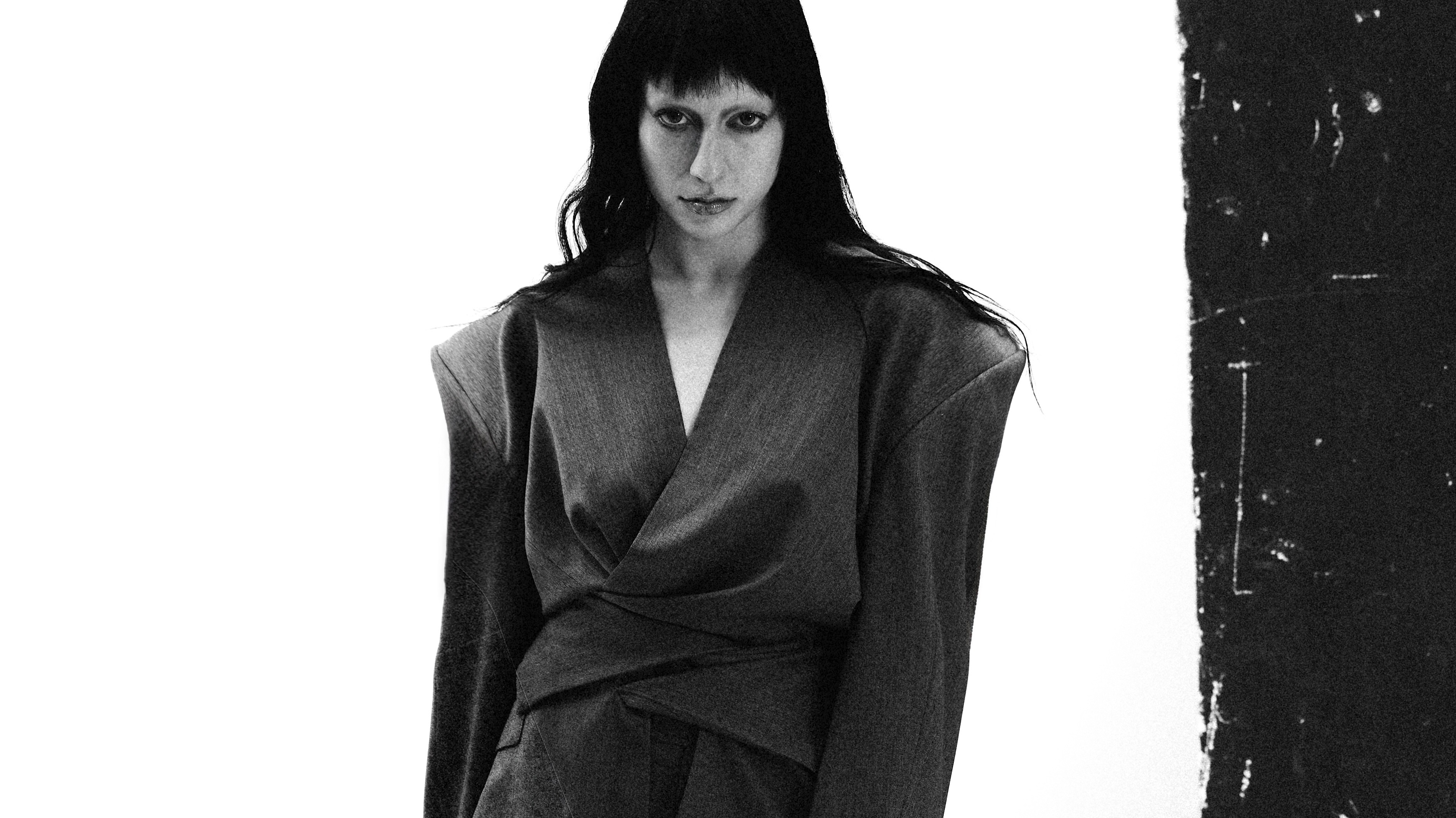 LATINEO & Me Siento Extraña Takeover | M8NSE