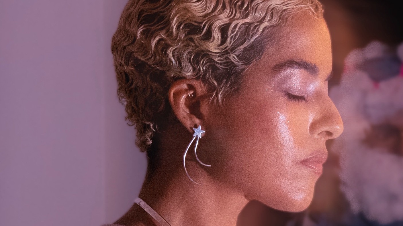 Escaping Horizons | Le Poodle