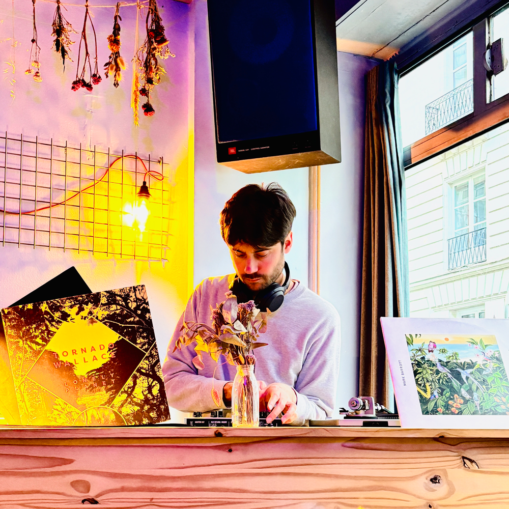 Cosy Crates: Silhouettes | Pat & Flaaviø