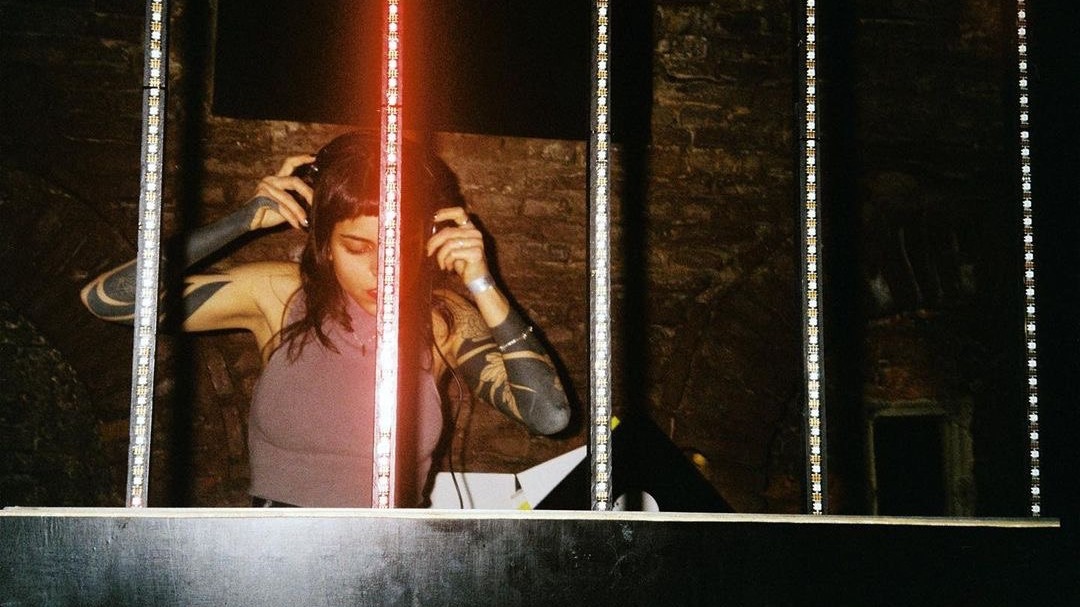 Love On The Rocks | Oriana