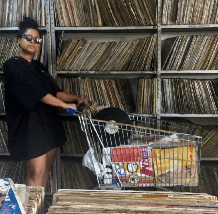 Ama de Caza | Calamidades Lola