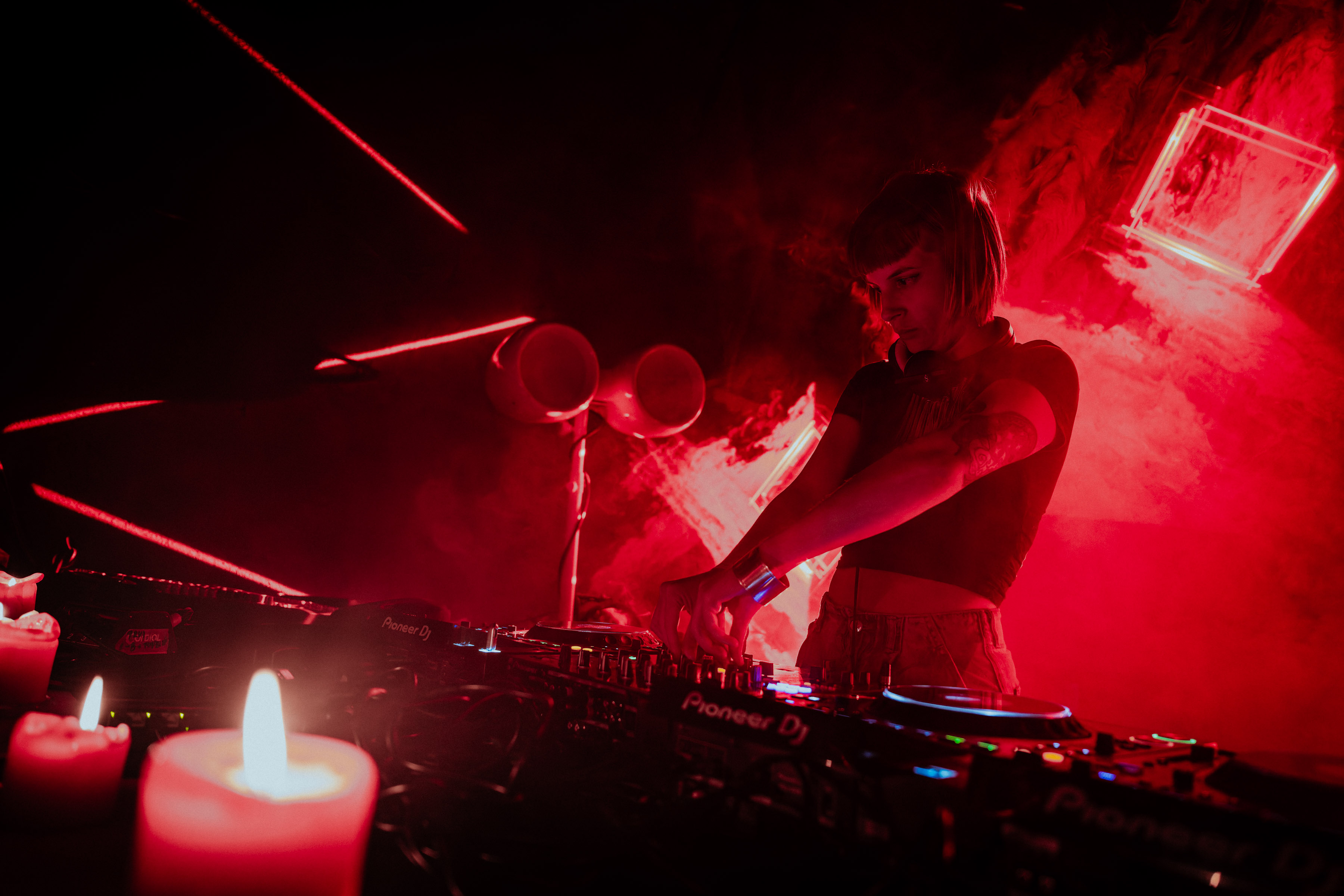 female:pressure | Babilonska