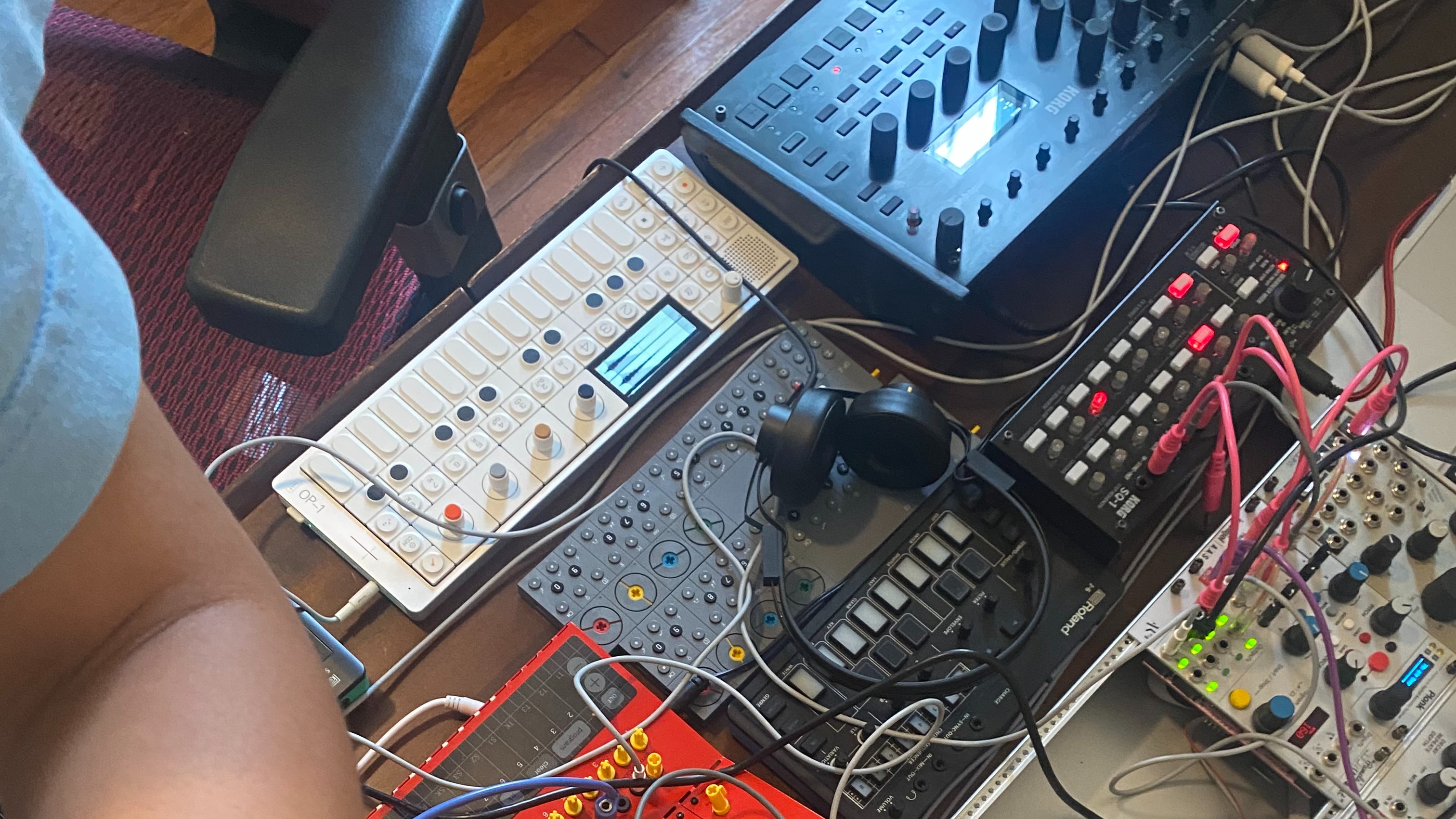 FREQUENCY SHIFT | Oscar Atanga & JWords