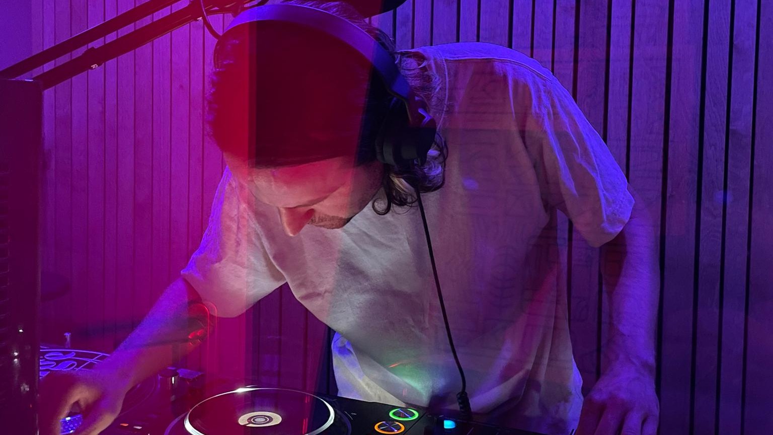 Mansions & Millions with Laura Mikolajczak