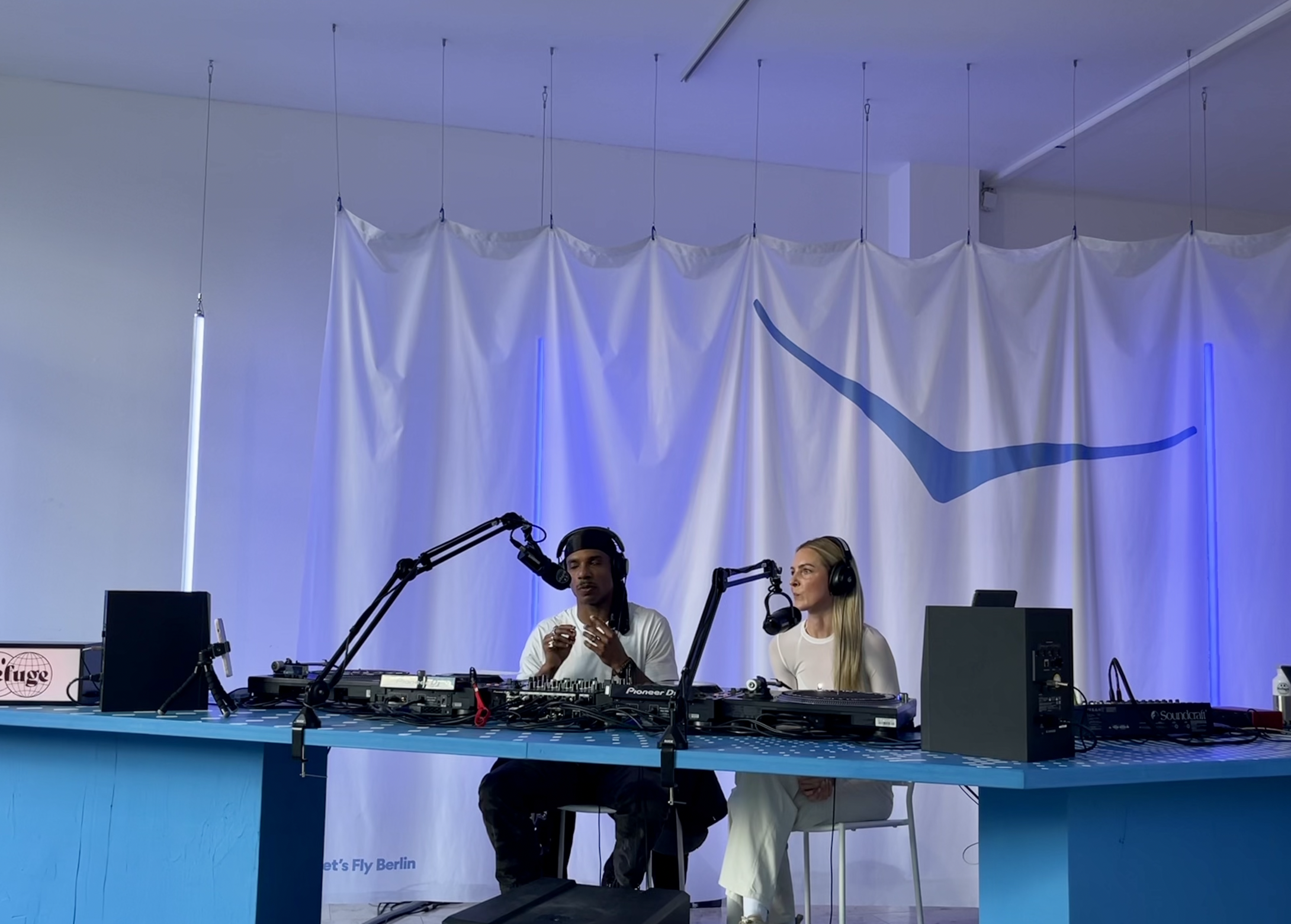 The HOKA Show: Leonie Waldorf | Christophe Darbouze