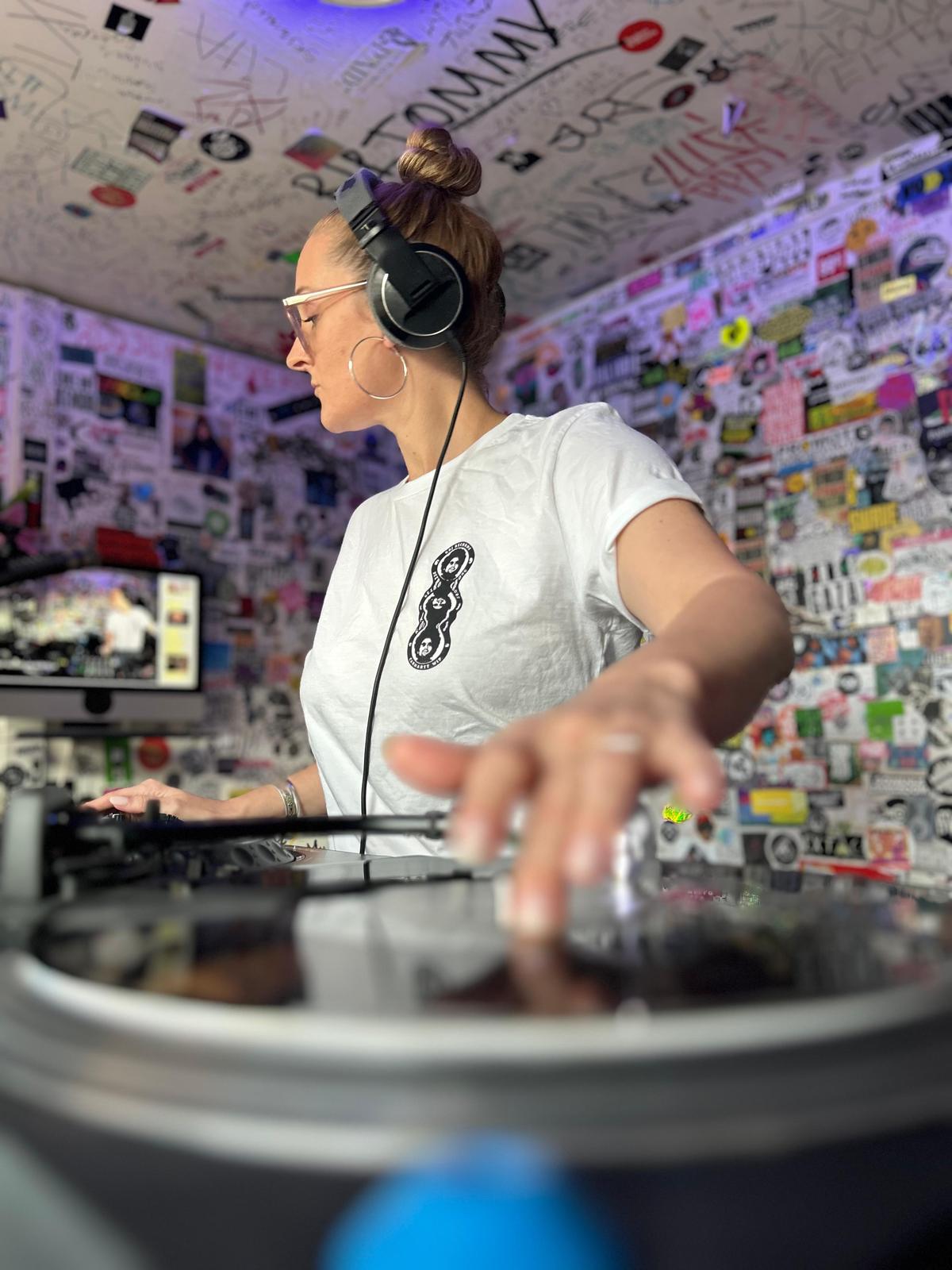 SHUSH Sunday Session | Mari Ella