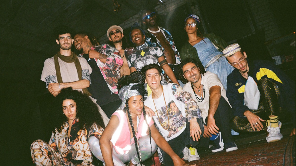 STEPPING ON EACH OTHER'S FEET. Improvisation as a Practice with... Sonic Interventions