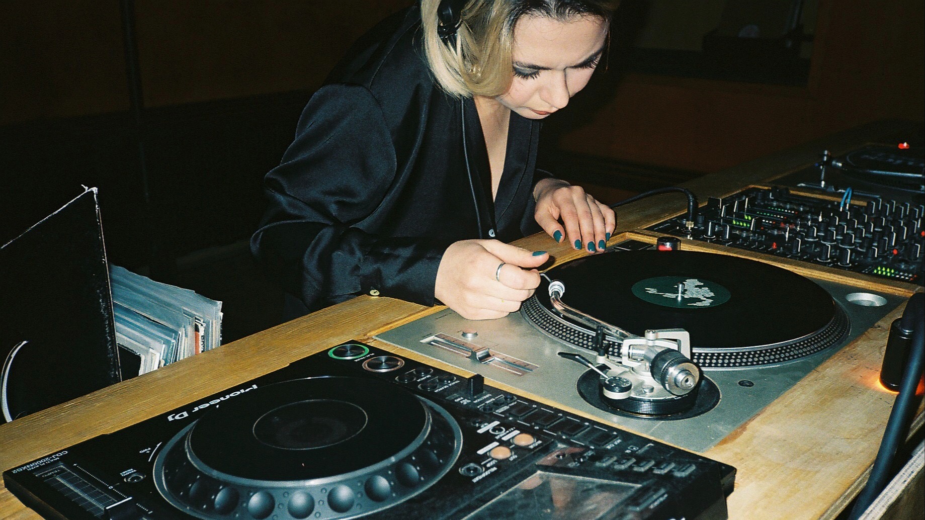 Love On The Rocks | Nicole