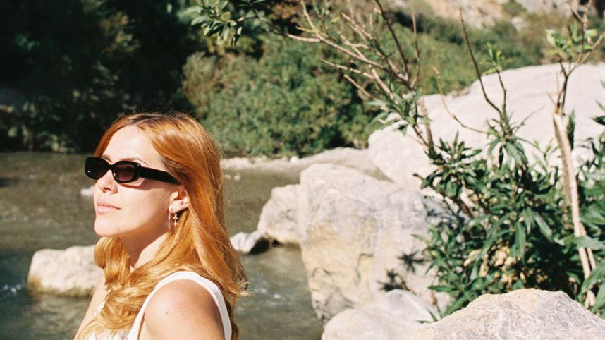 Paloma Negra | Laura Vargas 