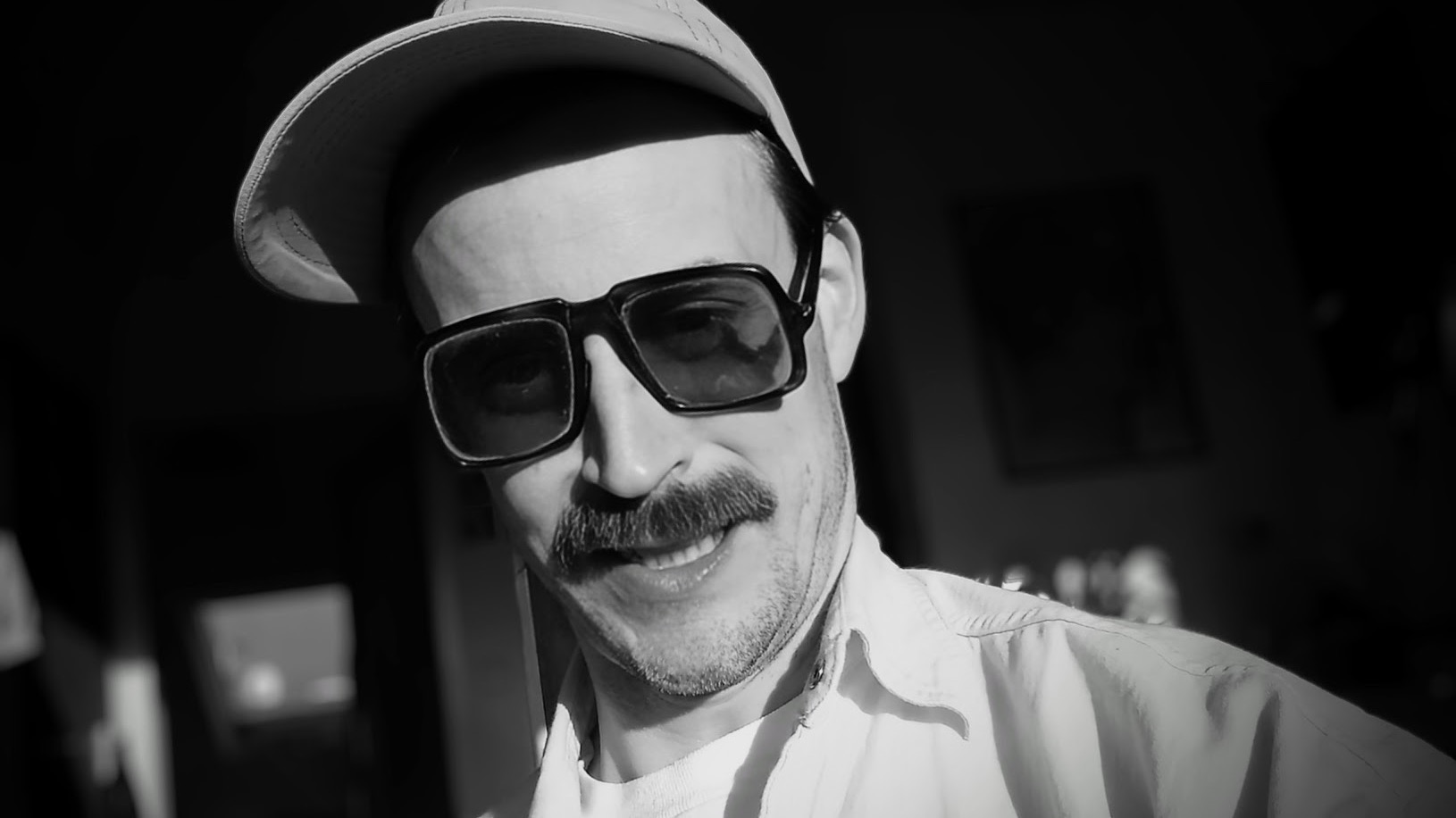 New Massage | Telephones