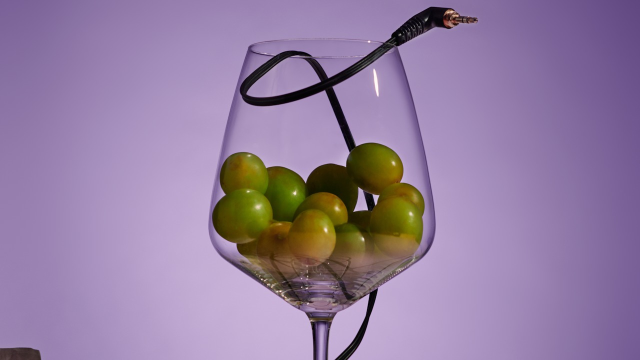 Thru The Grapevine | Eddington Again & The Gent