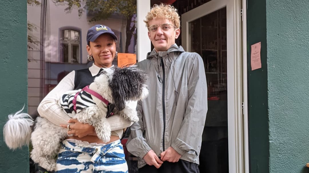 Listen To Kissen | Kissen & Neana