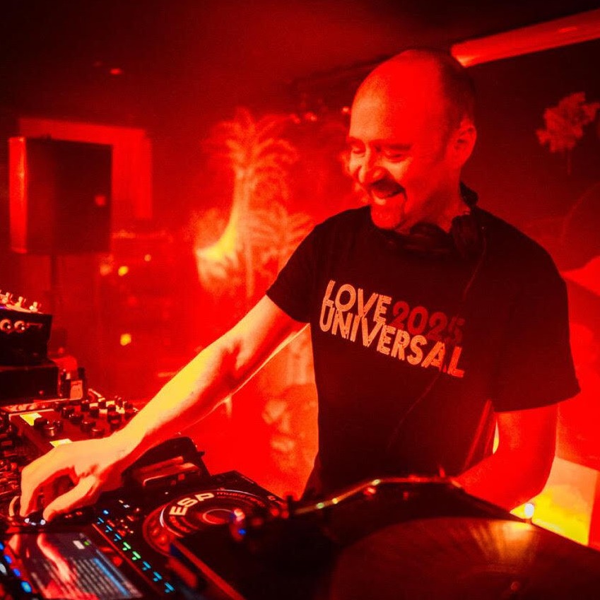 A Chat With... | Mr. Scruff & moe.