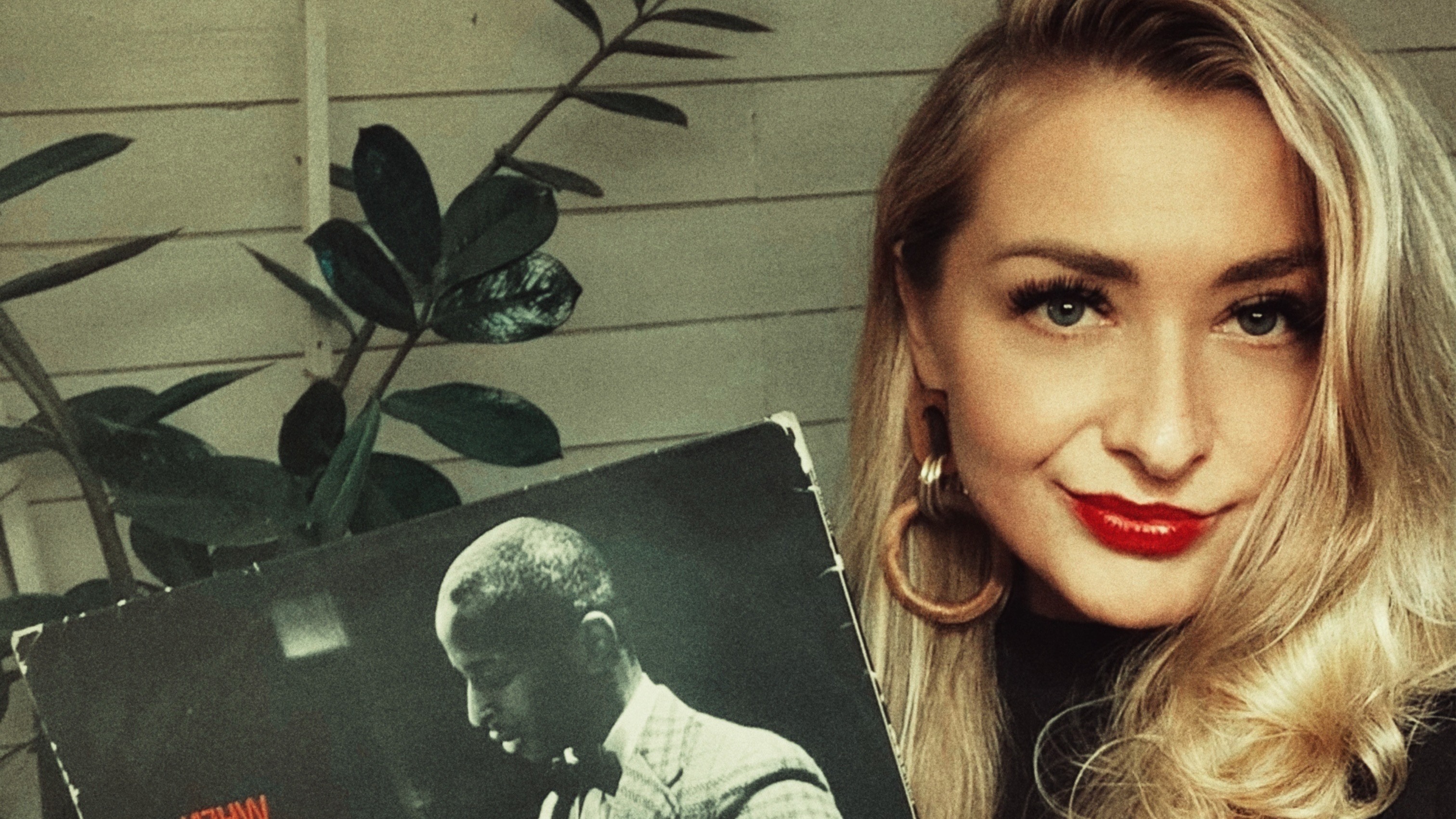 Cosy Crates Takeover | Ines Bloom