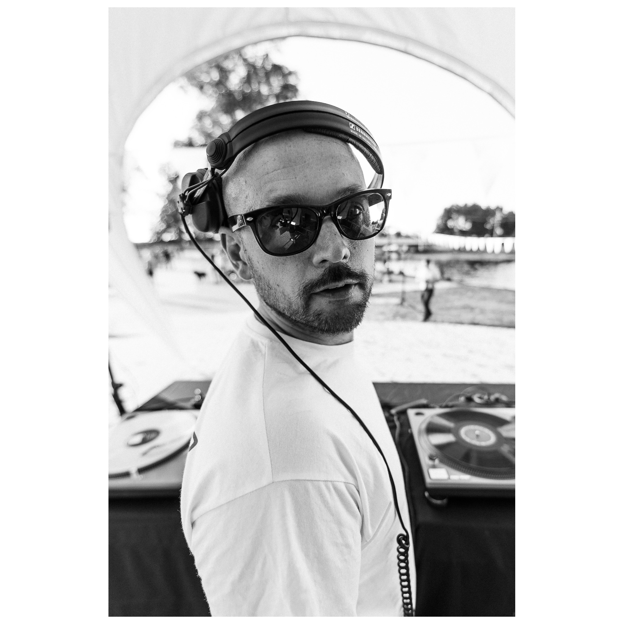 Business Techno: The Game | dtekk