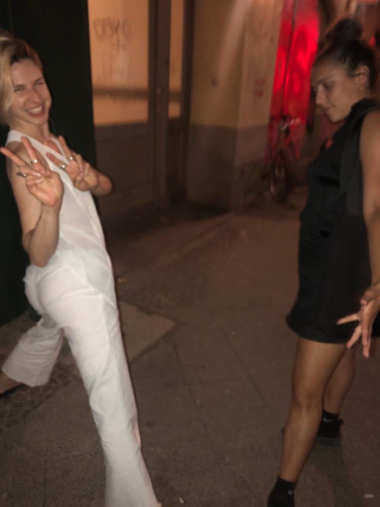 Ode to Oona Bar | Ella Victoria & DJ Fire Abend