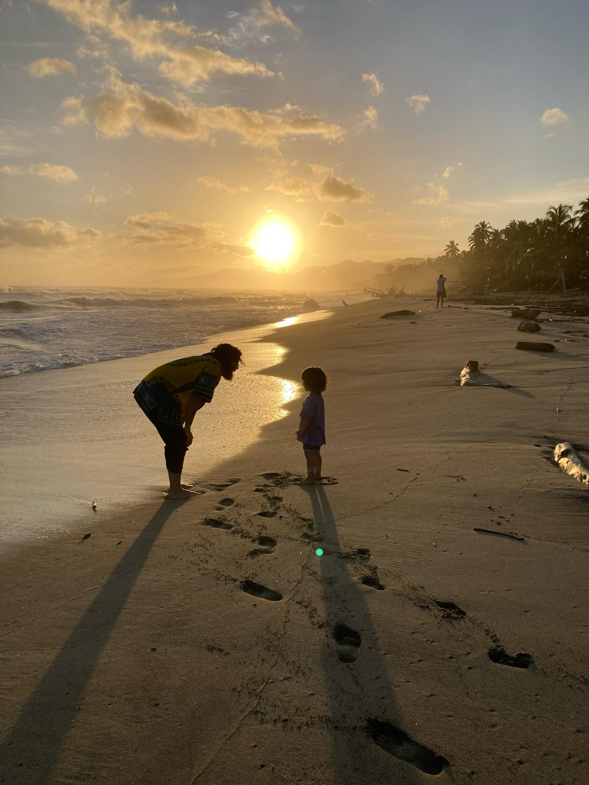 moe. invites: Family & Friends | Daniel Uribe