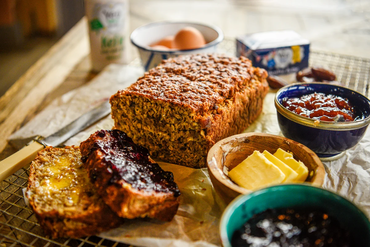 Recipe - Kefir and Date Porridge Loaf