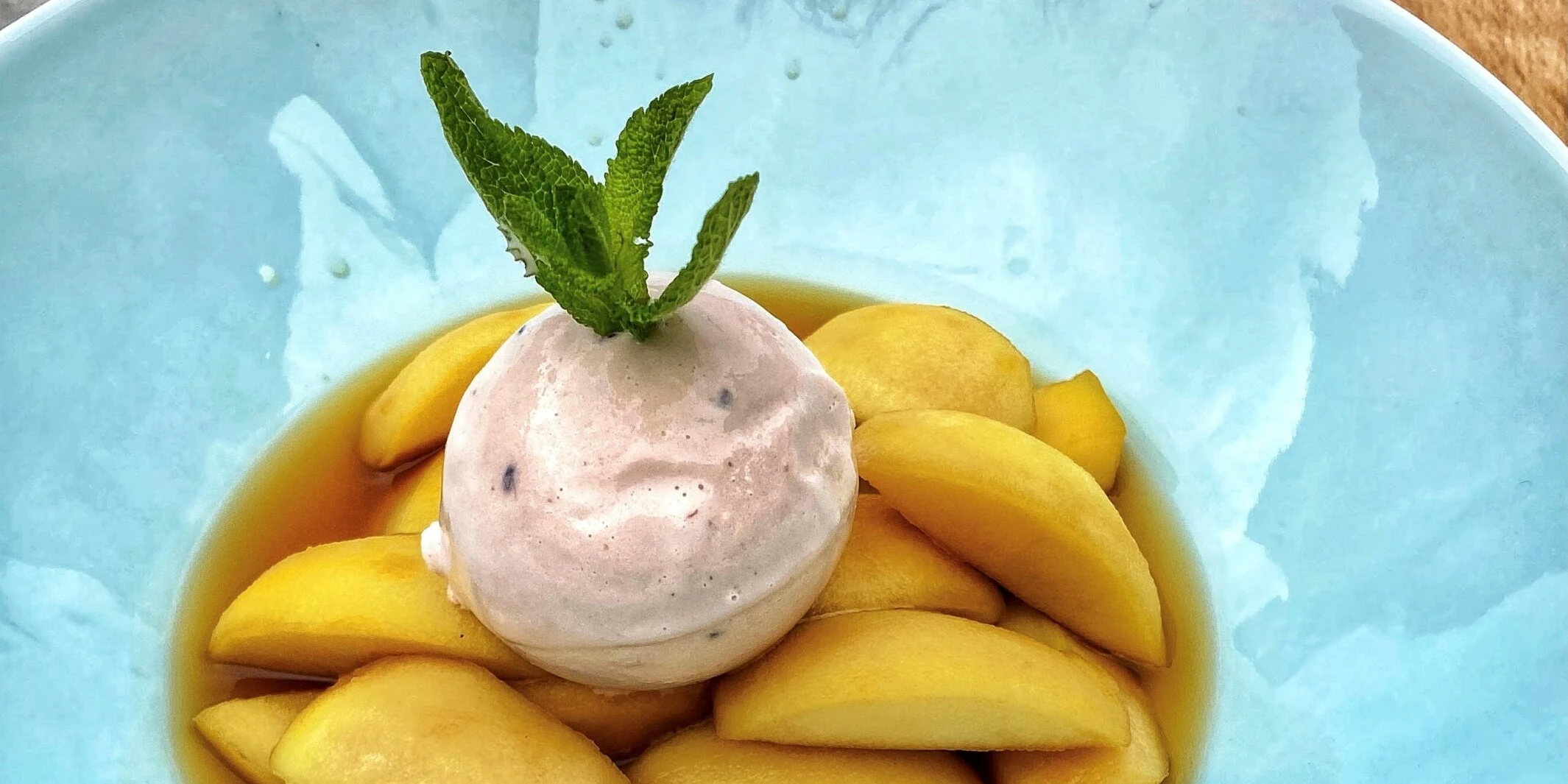 Recipe - Blackcurrant yogurt ice cream and apples cooked in Somerset cider