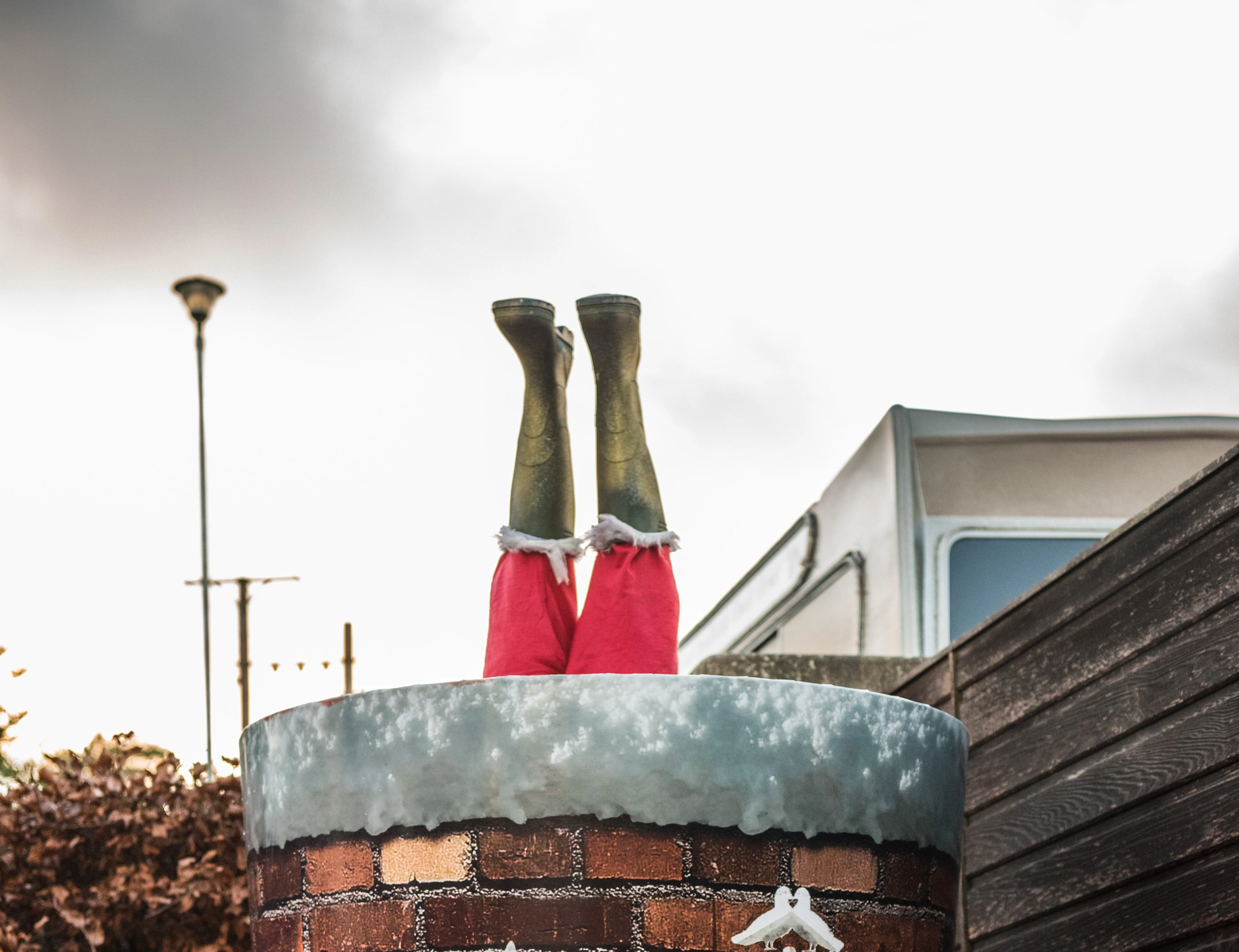 blog-photo-How Green is your Christmas Tree?-yeo ho ho- father christmas santa chimney