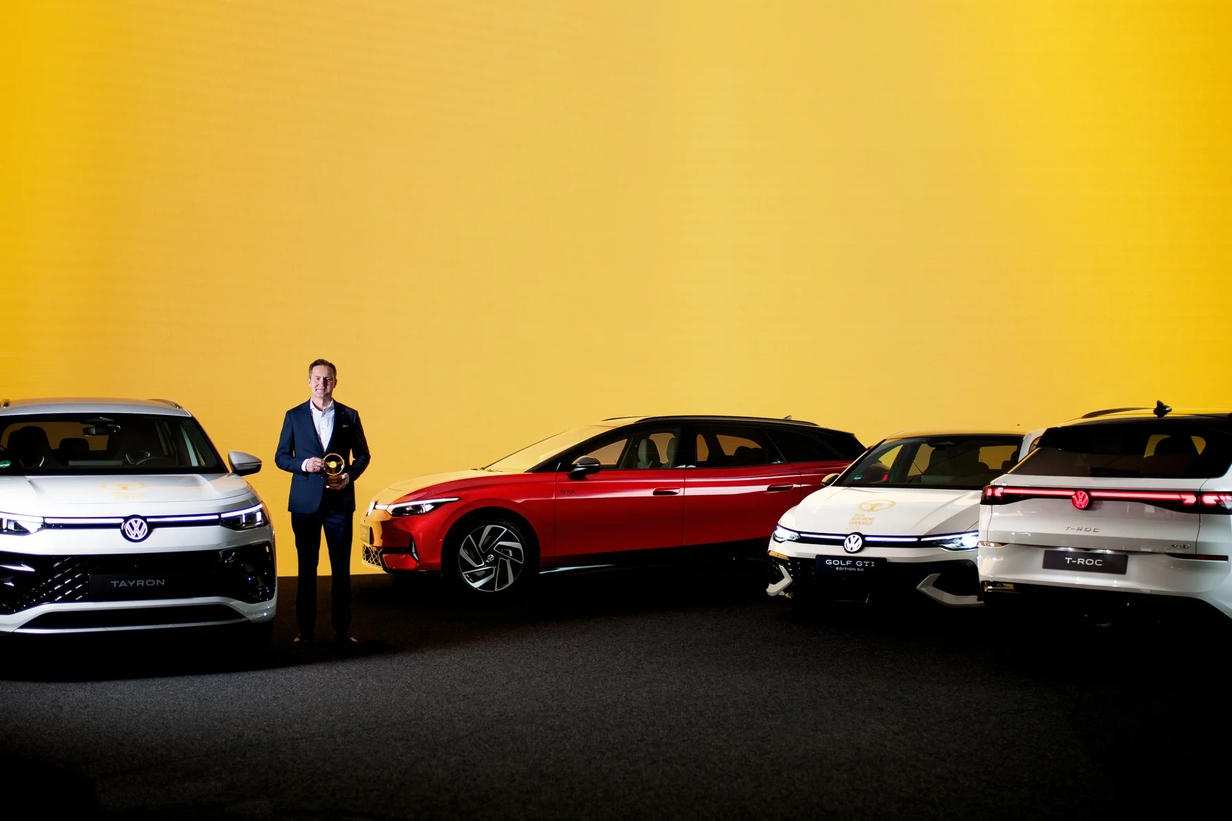 DB2025AU01893 medium