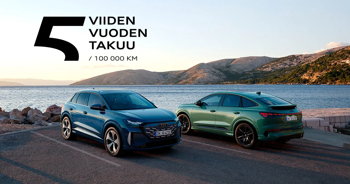 Uudet Audi Q4 e-tron mallit rannalla.