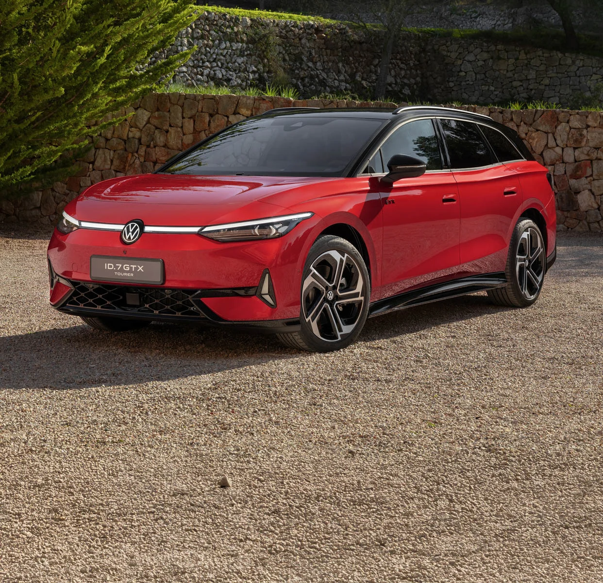 Volkswagen ID.7 ja ID.7 Tourer Uudistunut täyssähköauto alk. 50 590 € ja neliveto alk. 60 590 €