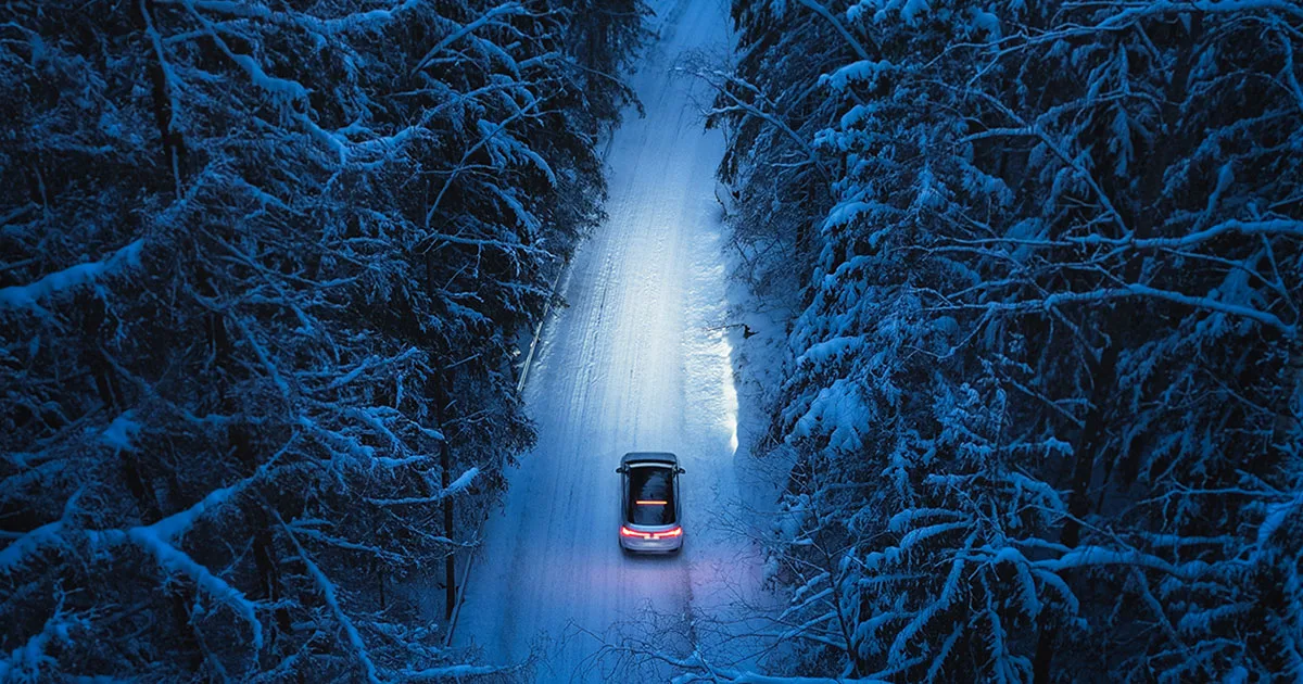 Korkotarjoukset - ajo lumisella metsätiellä