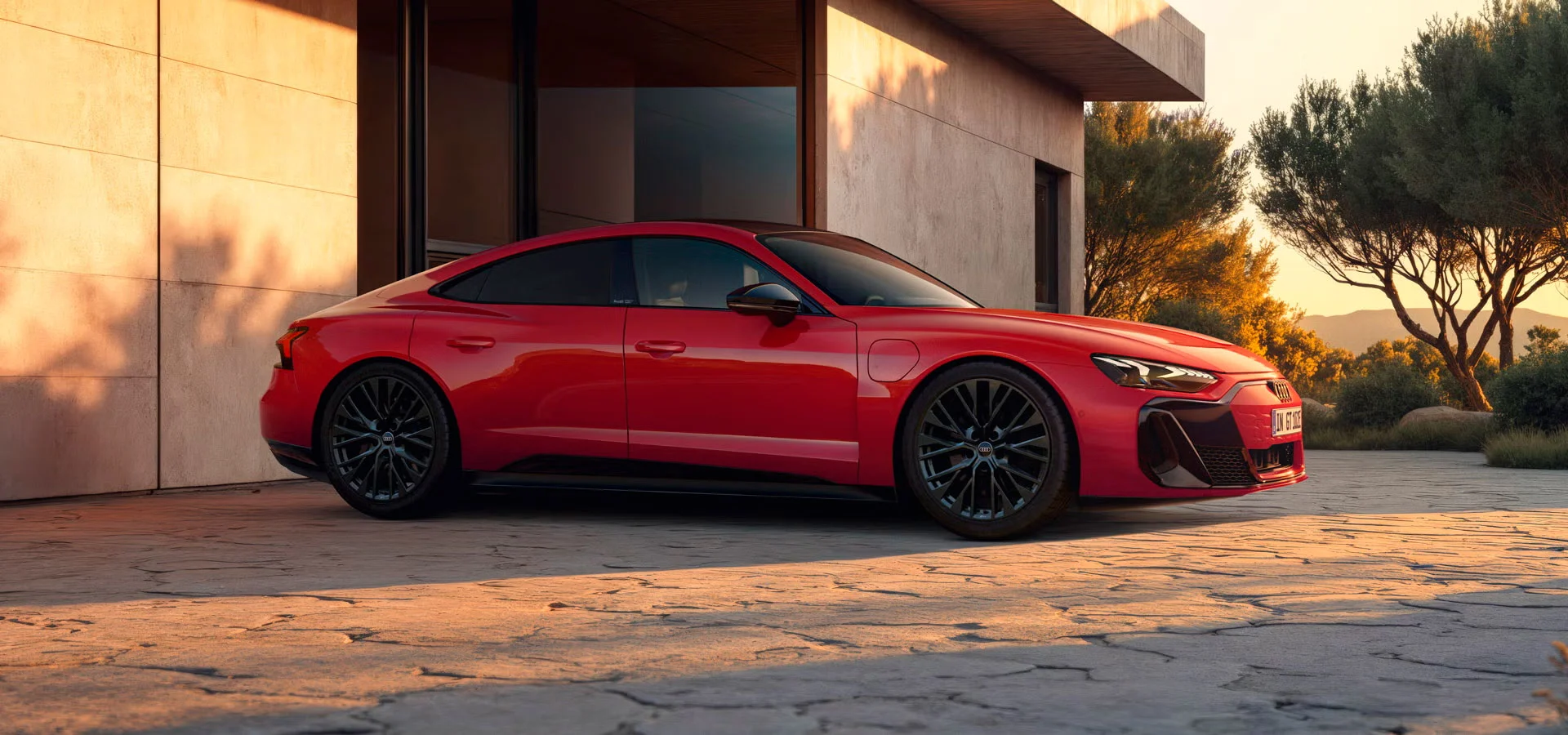 Audi e-tron GT pihalla pysäköitynä