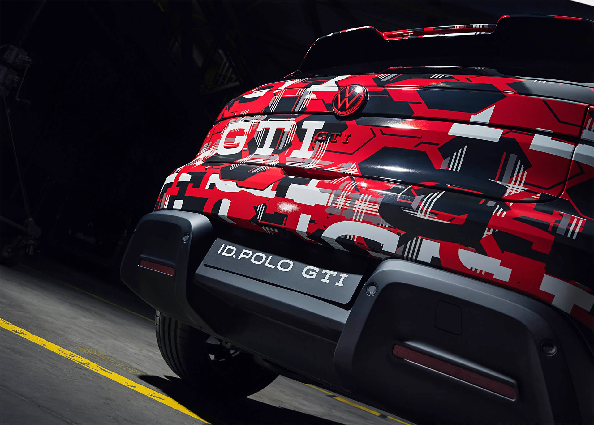 Volkswagen ID. Polo GTI takaa