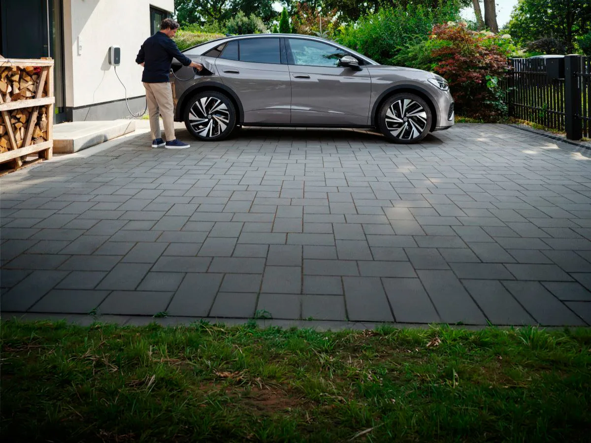 Huoleton tapa kokea täyssähköauto S ähköauton leasing   