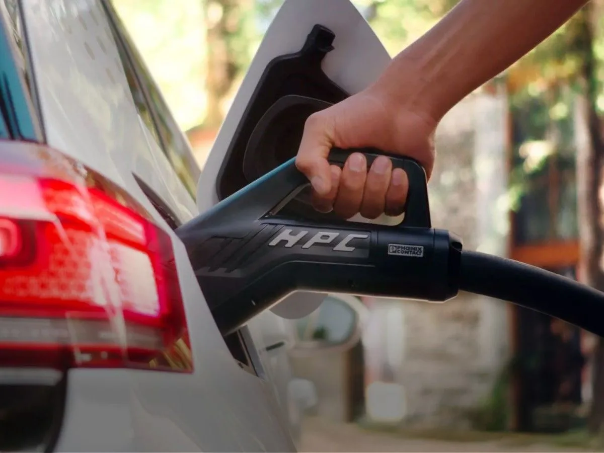 Sähköauton lataus  Kotona, matkalla tai työpaikalla 