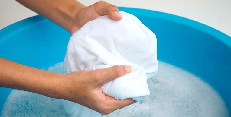 6 maneras económicas y fáciles de blanquear tus toallas - Mejor con Salud