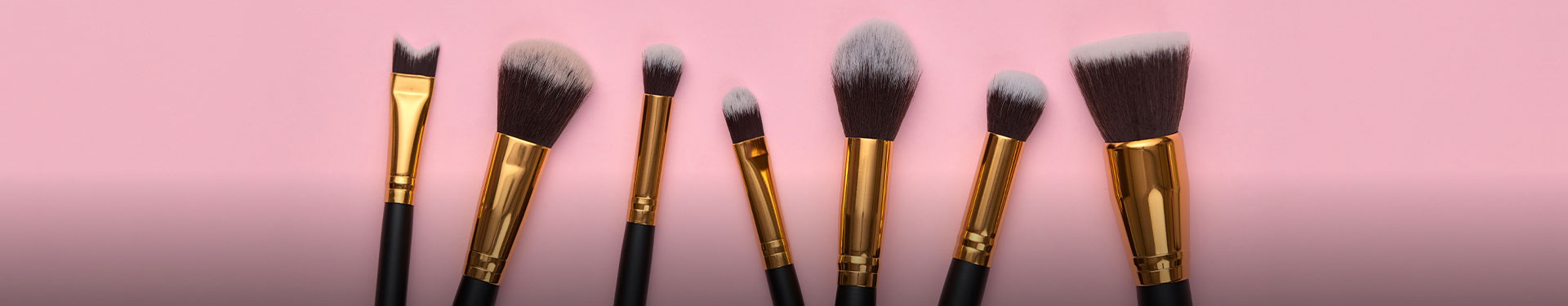 Cómo limpiar tus brochas de maquillaje y su importancia